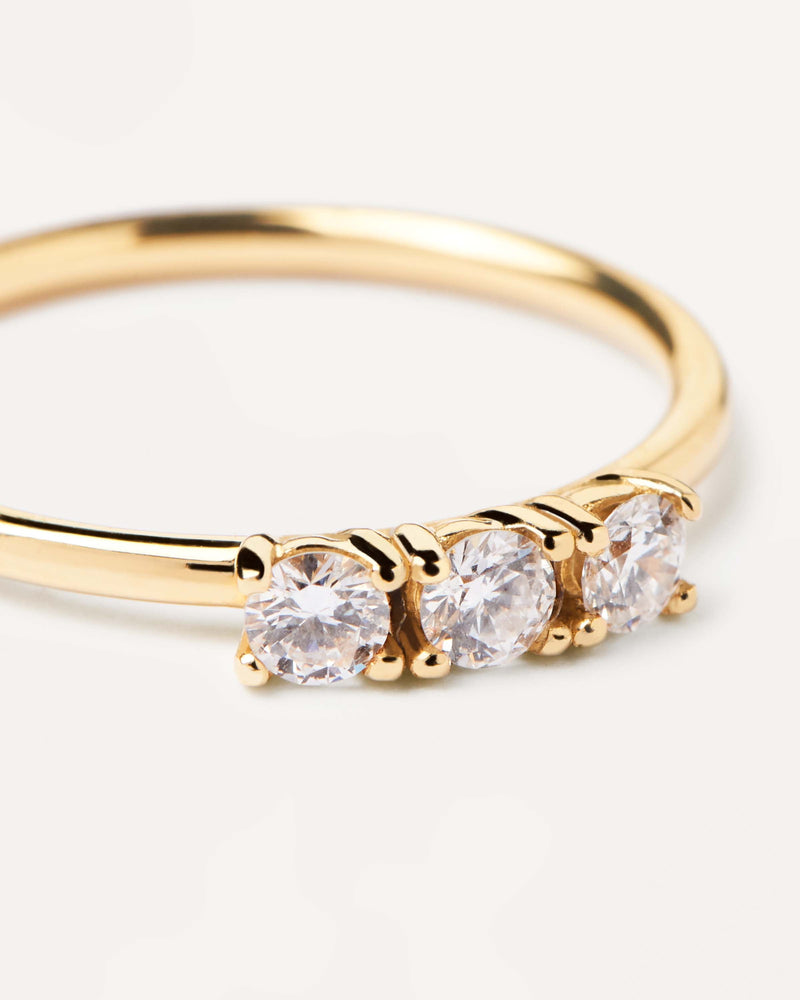 GoldRing mit Diamanten Trio - 
  
    18 kt Gold
  
