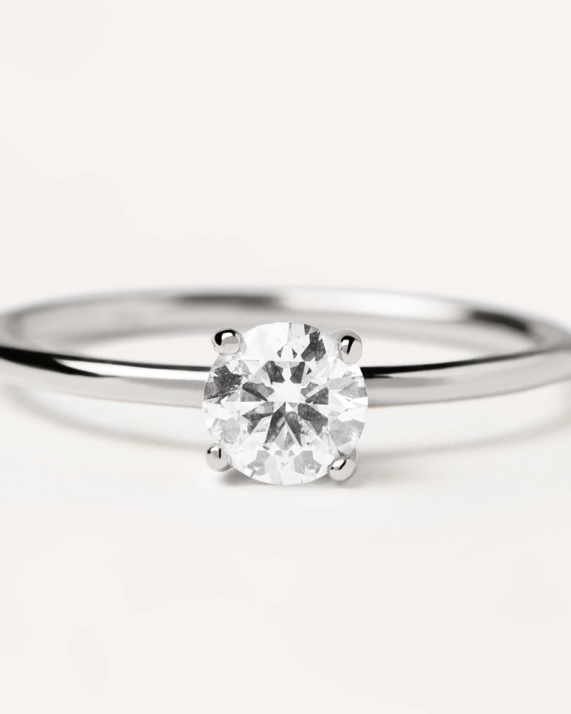 Solid white gold Solitary ring set with a great 0.50 carat lab-grown diamond