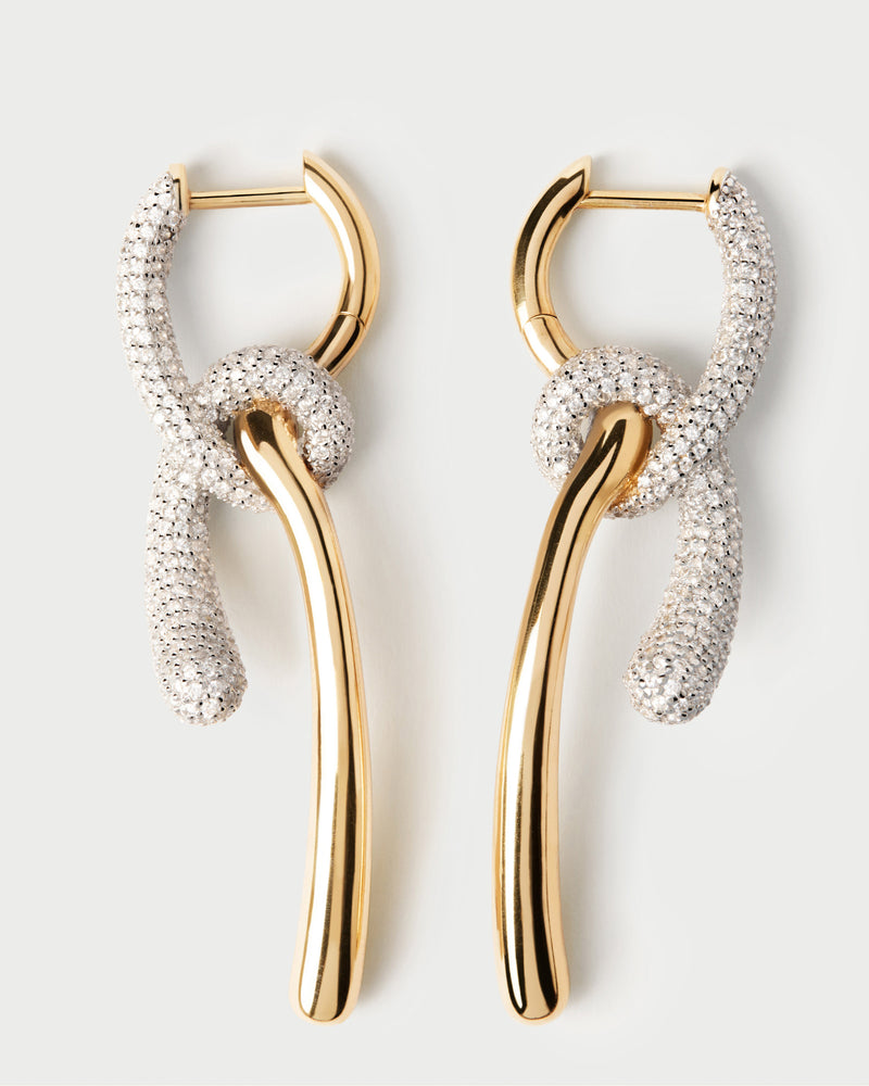 Aros Pavé Twist - 
  
    Plata de Ley / Baño de Oro 18K
  
