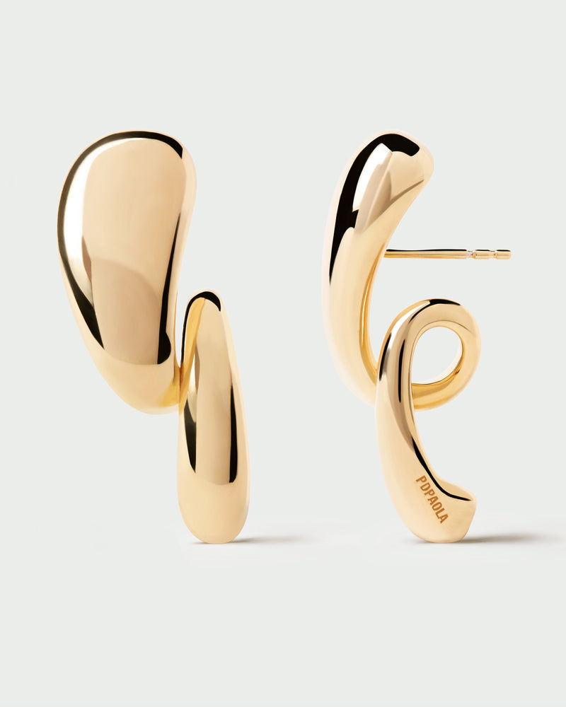 Gold-plated sculptural earrings with twisted drop motif