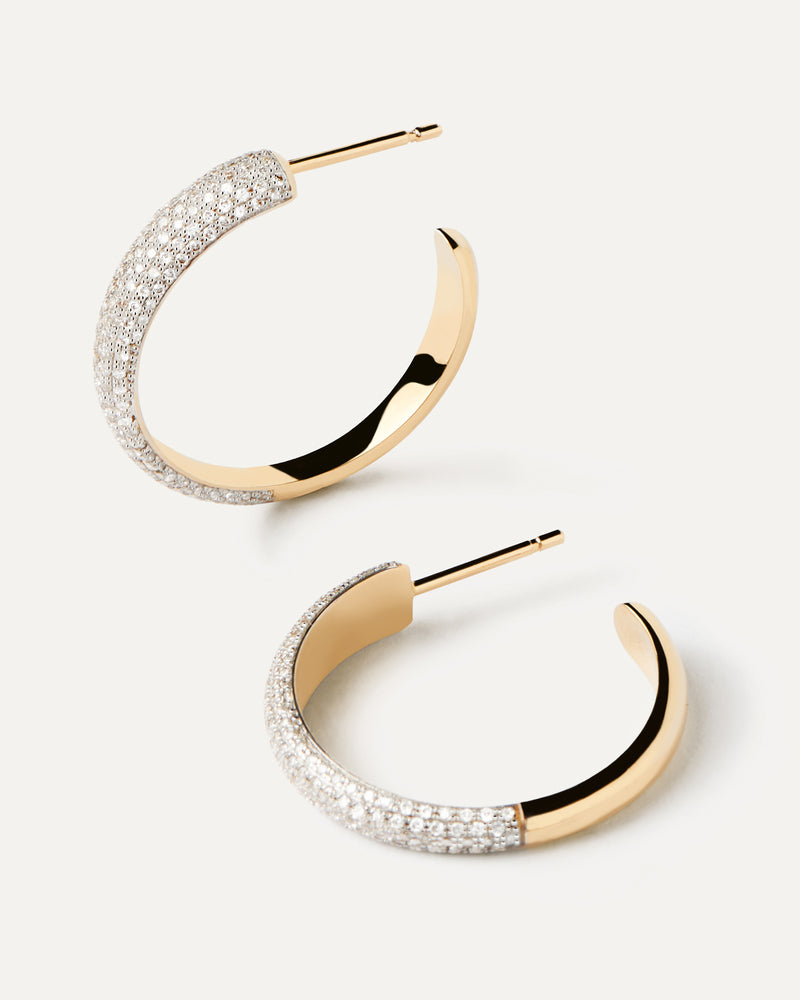 Open hoop earrings in solid yellow gold with contrasting 170 pavé lab-grown diamonds of 0.51 carats