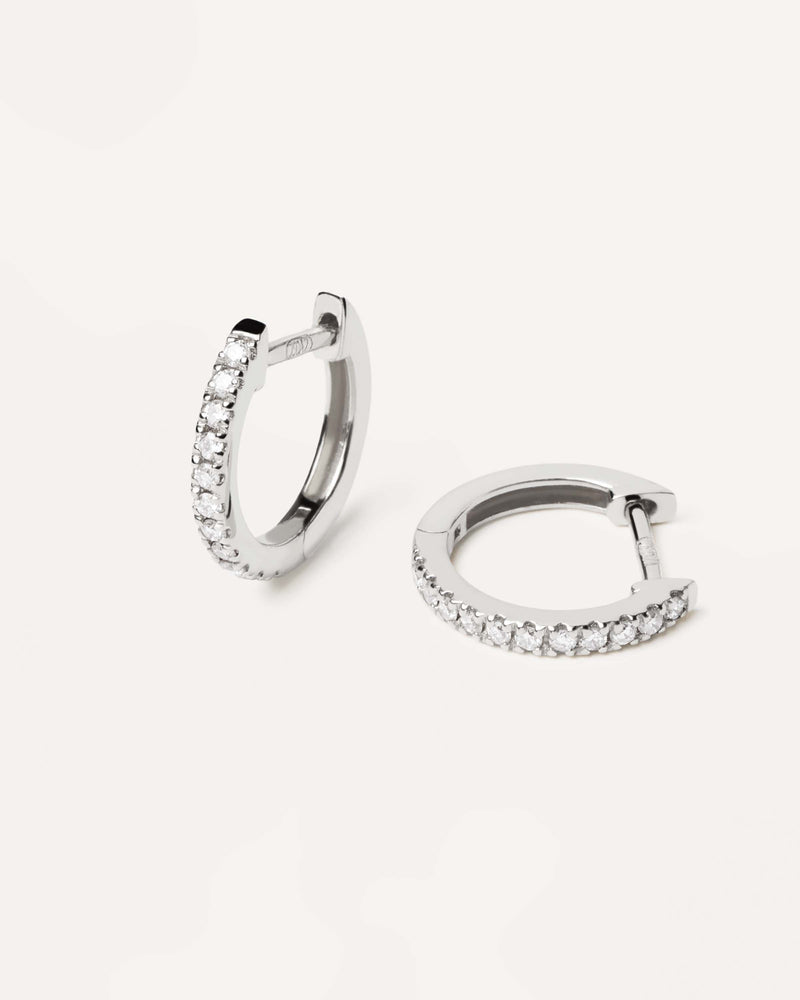 Small 18K white gold hoop earrings, set with lab-grown diamonds of 0.18 carats in total