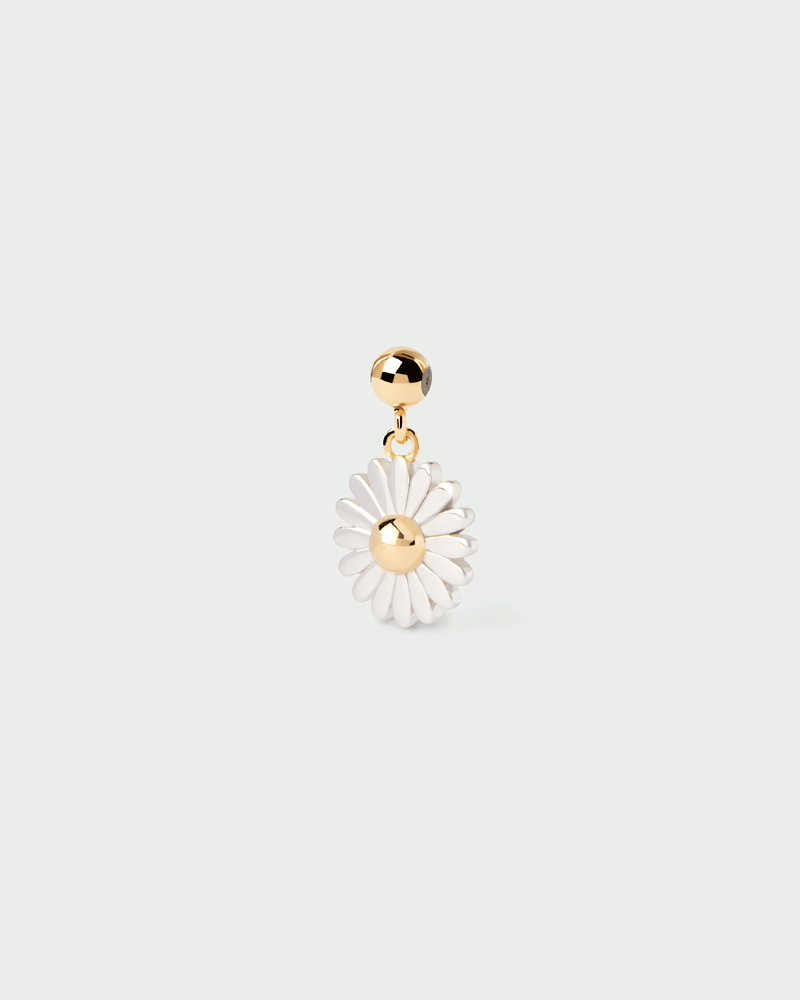 Daisy Charm - 
  
    Sterling Silver / 18K Gold plating
  
