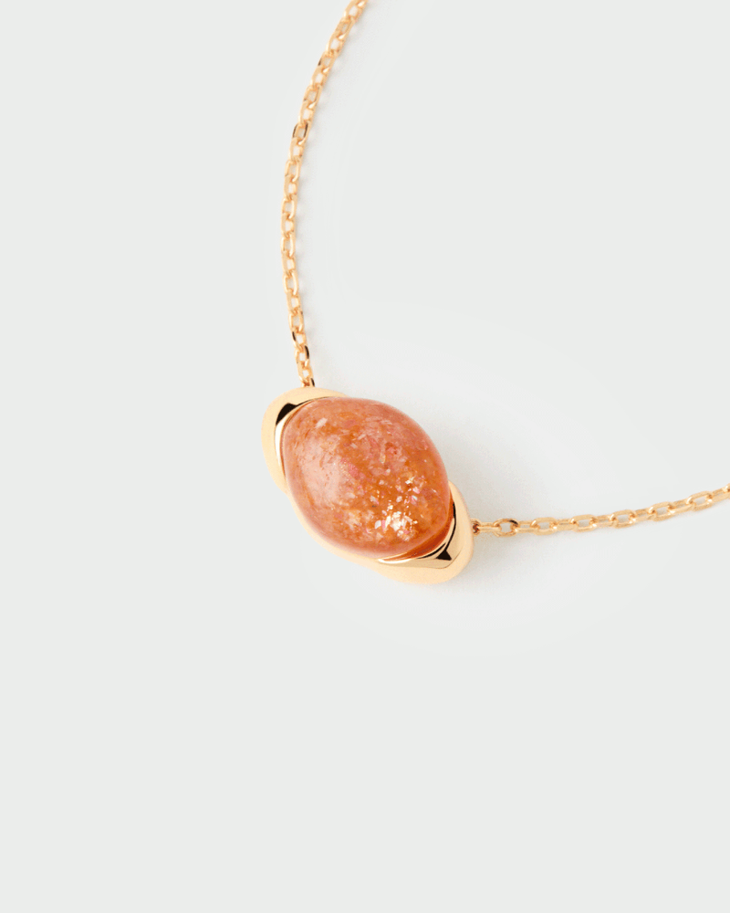 Gold-plated chain necklace with an orange oval gemstone motif