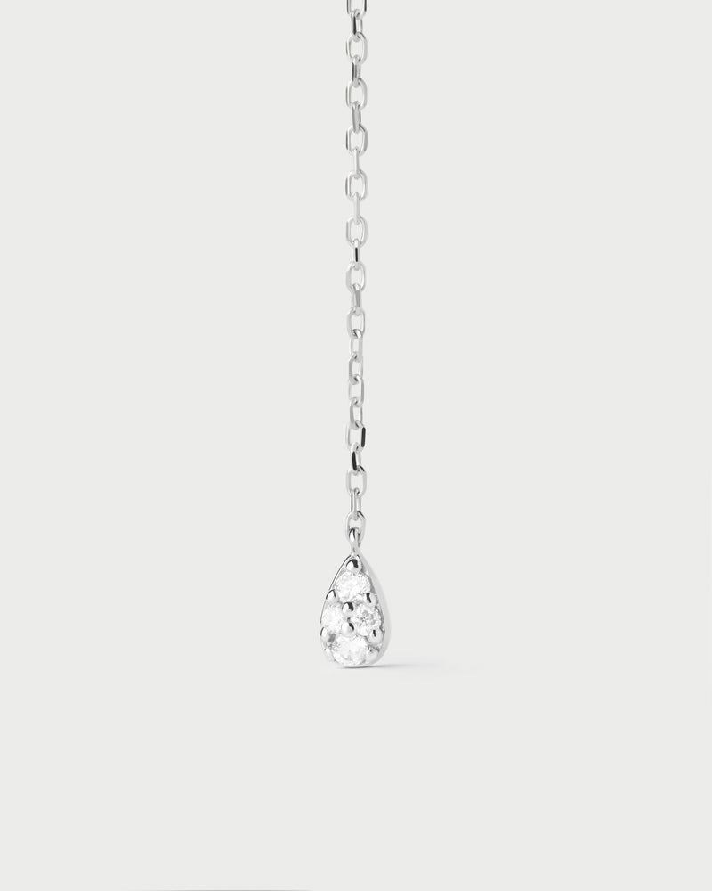 Y chain necklace in white gold with two round lab-grown diamonds and a long drop pendant