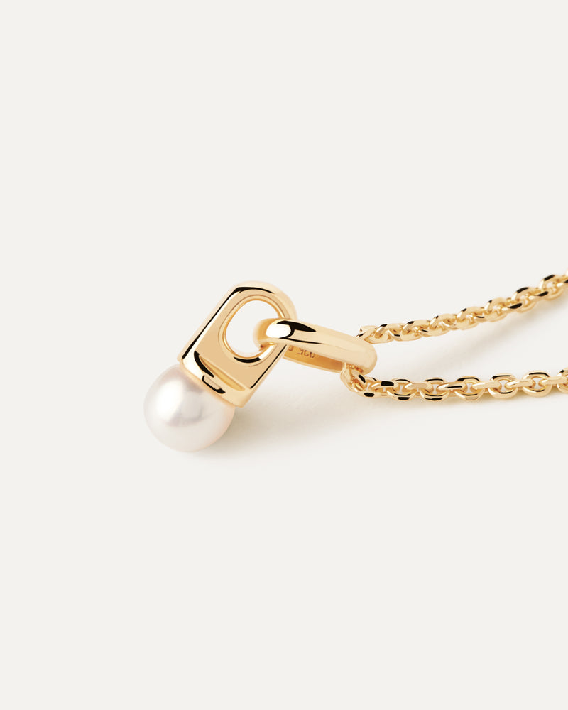 Pearl pendant - 
  
    Sterling Silver / 18K Gold plating
  
