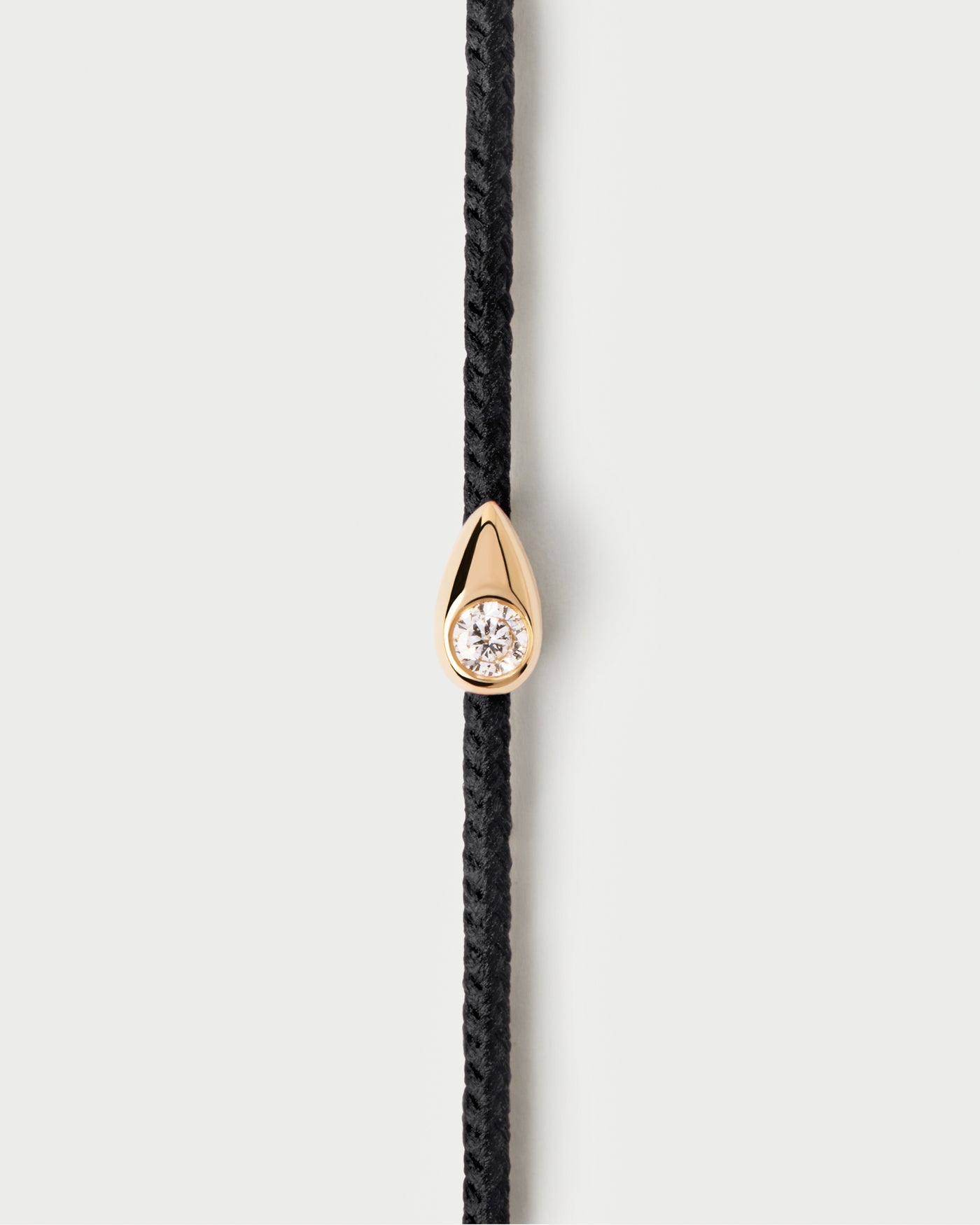 Lia Diamond cord bracelet 
  
    18K Gold
  
