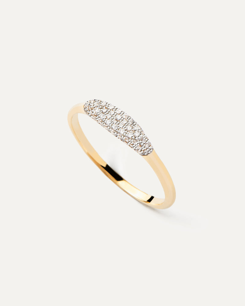 Diamonds and Gold Alice Stamp Ring - 
  
    18K Gold
  
