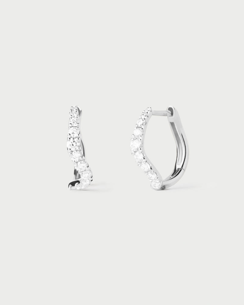 Diamonds and white gold Flow hoops - 
  
    18K White gold / Rhodium silver plating
  
