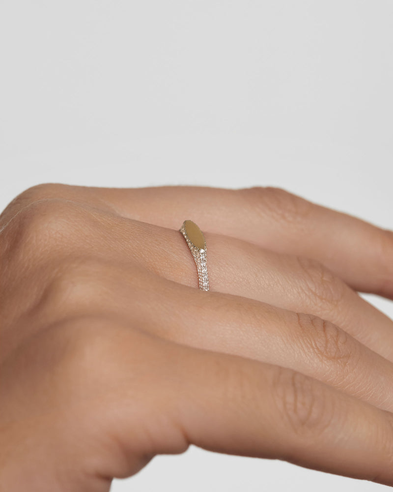 Diamonds and Gold Tess Stamp Ring - 
  
    18K Gold
  
