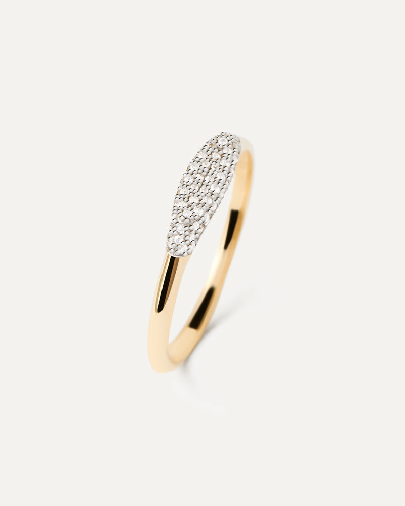 Diamonds and Gold Alice Stamp Ring - 
  
    18K Gold
  
