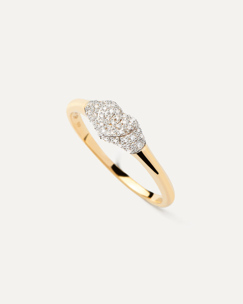 Diamonds and Gold Super Heart Stamp Ring - 
  
    18K Gold
  
