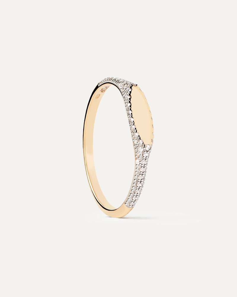 Diamonds and Gold Tess Stamp Ring - 
  
    18K Gold
  
