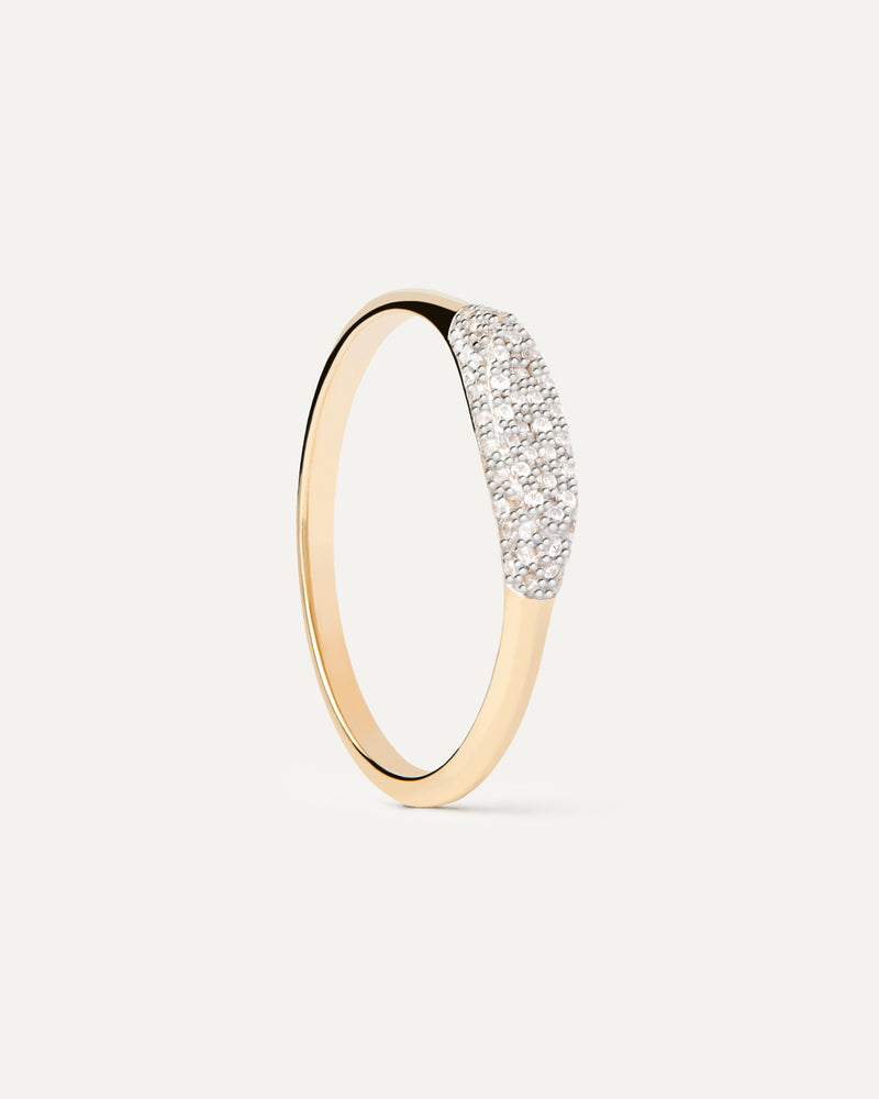 Diamonds and Gold Alice Stamp Ring - 
  
    18K Gold
  
