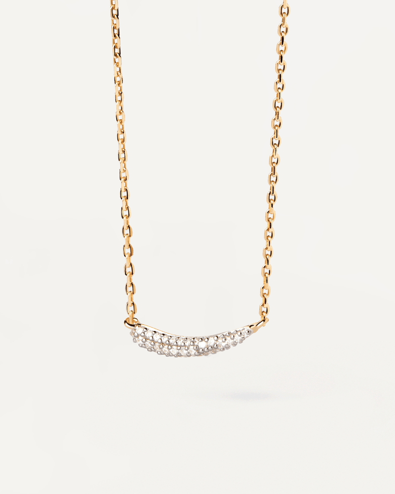 Solid yellow gold necklace with a pointed curve pavé lab-grown diamond of 0.13 carats