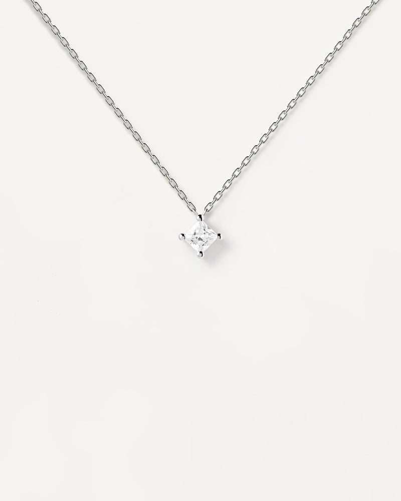 Collier Avec Diamant Solitaire Carré en Or Blanc - 
  
    Or blanc 18 carats / Placage Argent Rhodié
  
